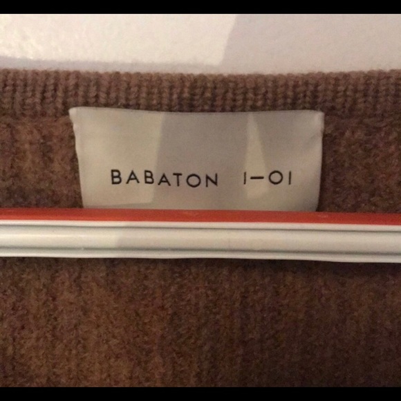 Babaton 1-01 sweater - Picture 4 of 4